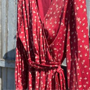 LC Lauren Conrad Women’s Wrap Dress XL X-Large Stain Floral Tie Waist Crimson